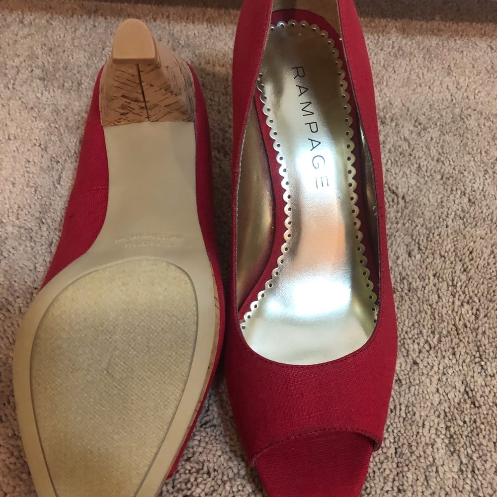 Heels - Picture 2 of 3